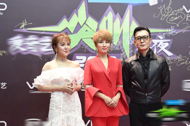 尖叫之夜主持人有看头,雅琴性感,李咏帅气,吴京老婆谢楠最吸眼