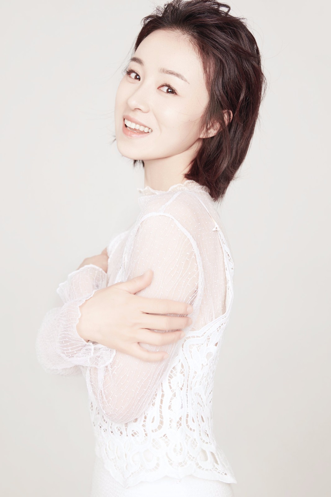 吴婷爆最新春日写真 优雅柔美宛若仙子