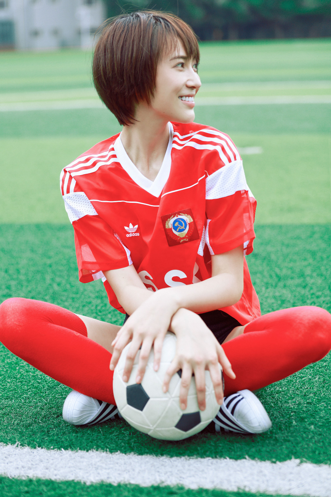 欧阳佳世界杯主题写真曝光 萌化身运动系美少女