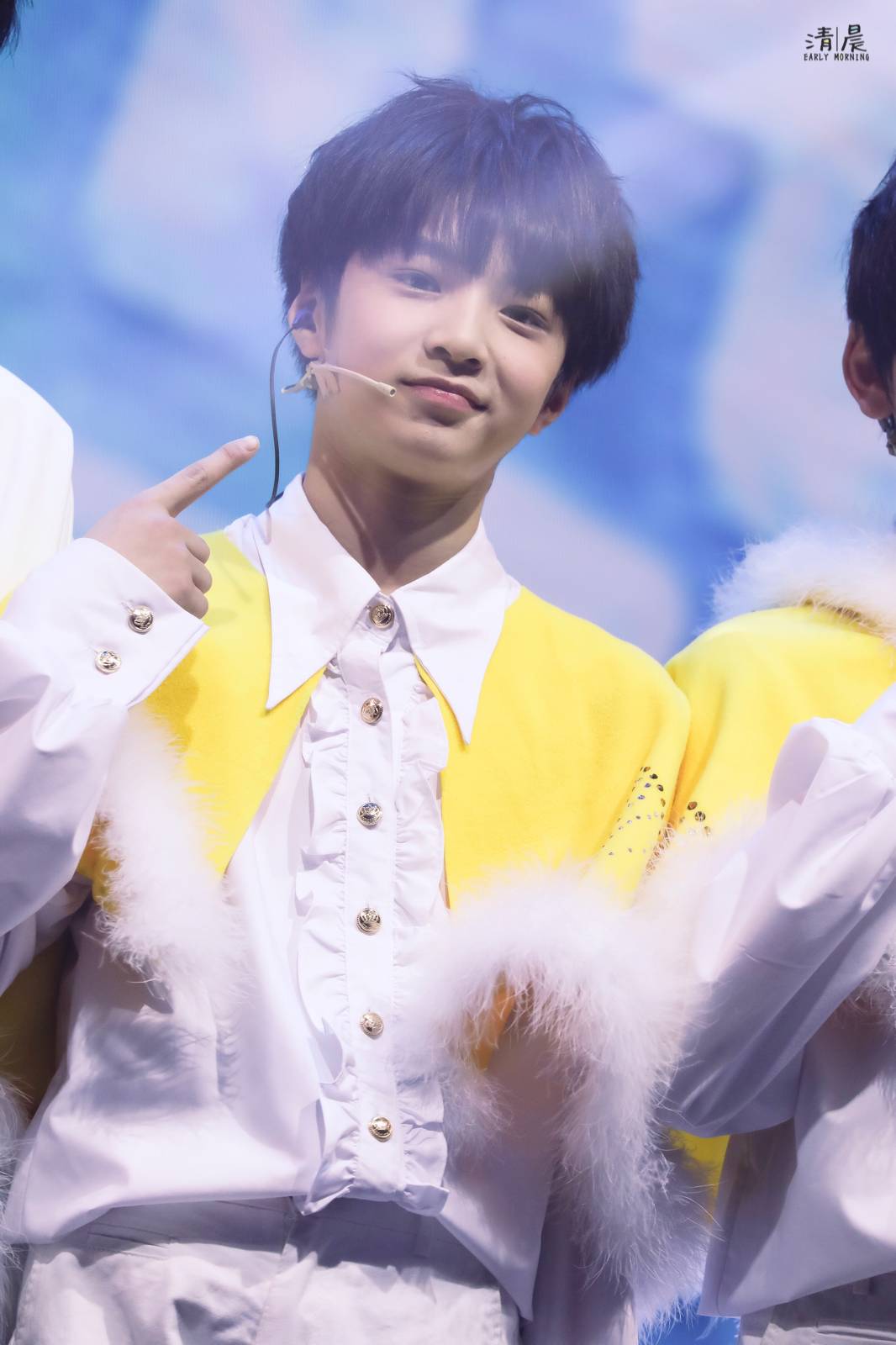 台风少年团rap担当tf家族新生刘耀文舞台上气场全开