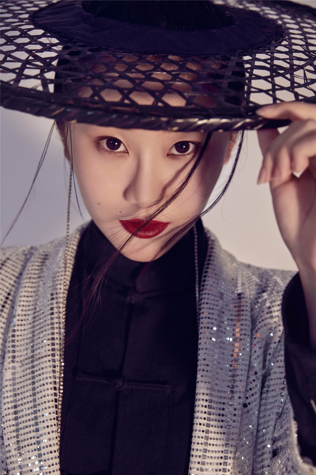 一棵小葱戚琦张晓涵俊红妆写真曝光解读巾帼英雄双面人生