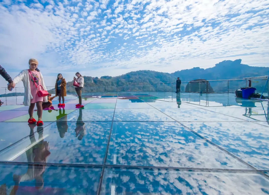 云端"天空之镜"裙角飞扬的浪漫