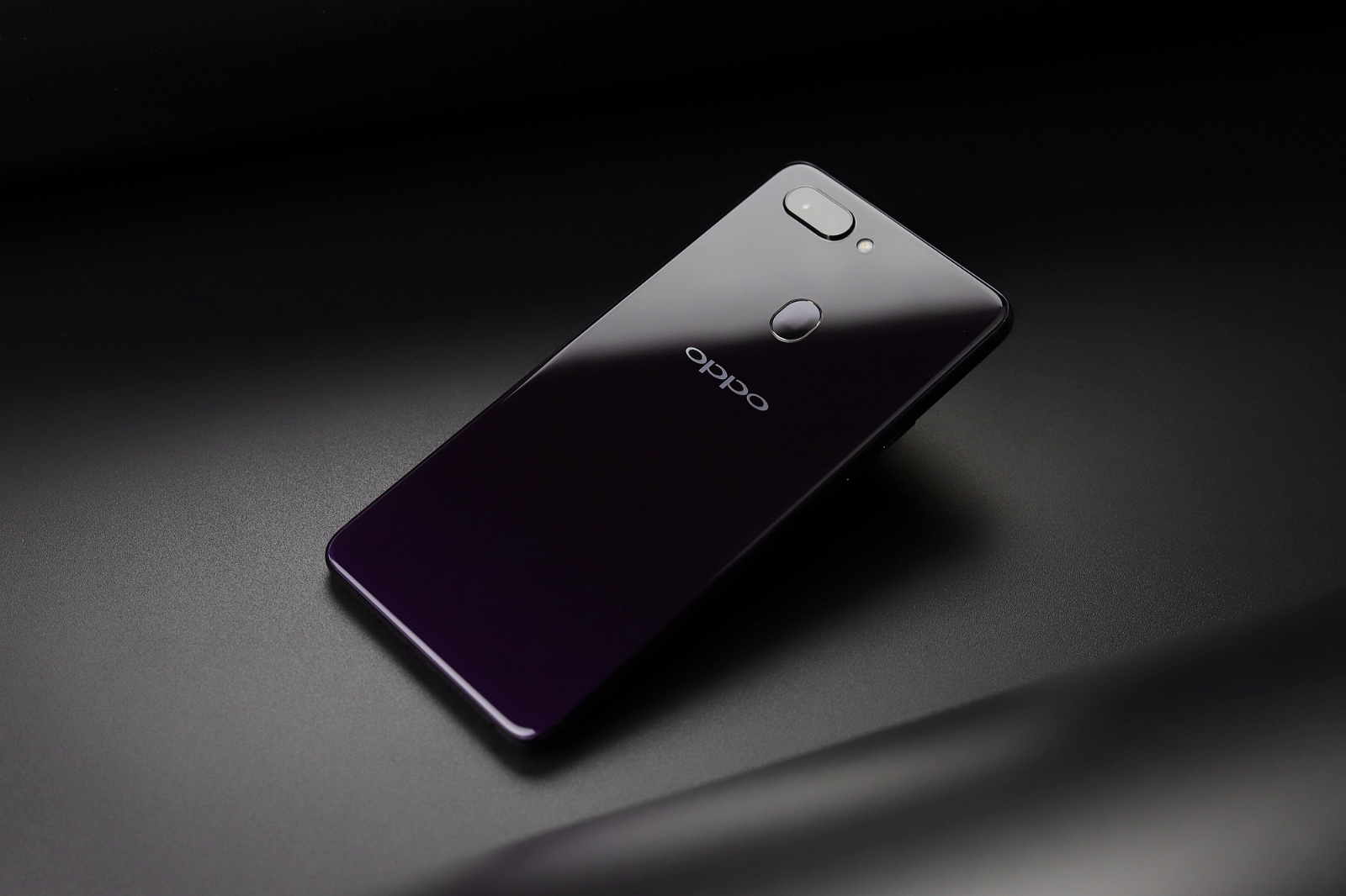 而oppo r15梦镜版为3499元,本次新品取消plus版本,你会买吗?