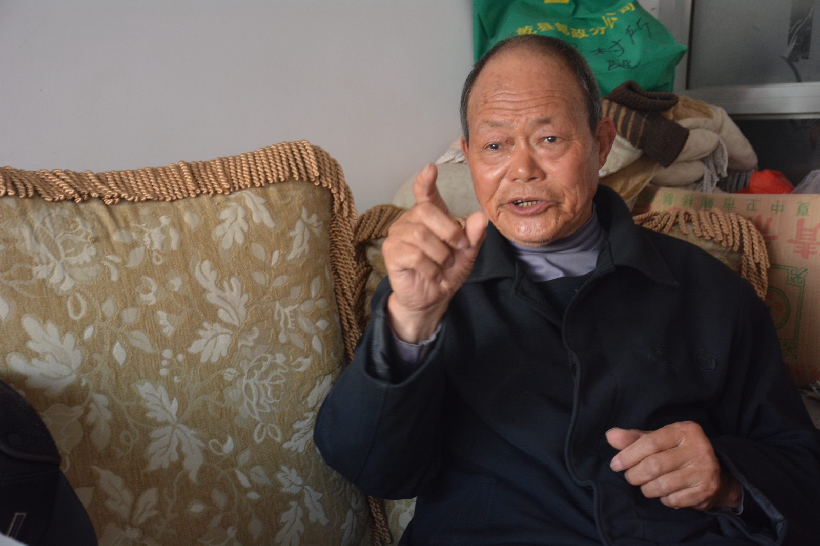 咸阳一村庄30个光棍,82岁老头义务当红娘|光棍|红娘|说媒_新浪新闻