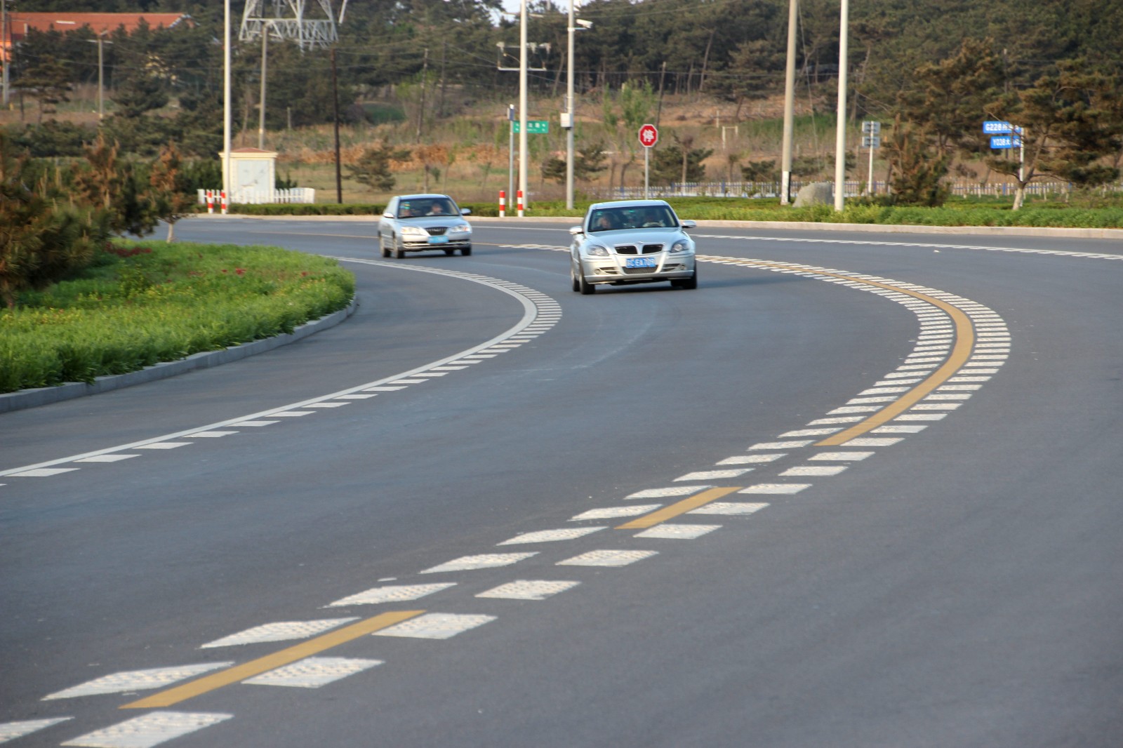 可别走错挨罚|标线|减速|路面_新浪新闻