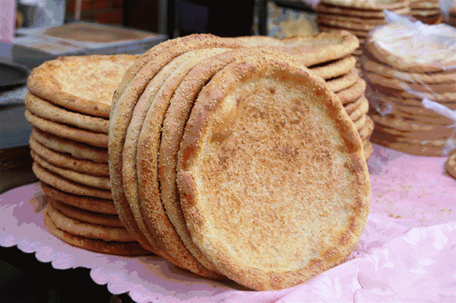 十多年的手艺揉进了一块烤馕里 常州的新疆味儿 你一定要试试