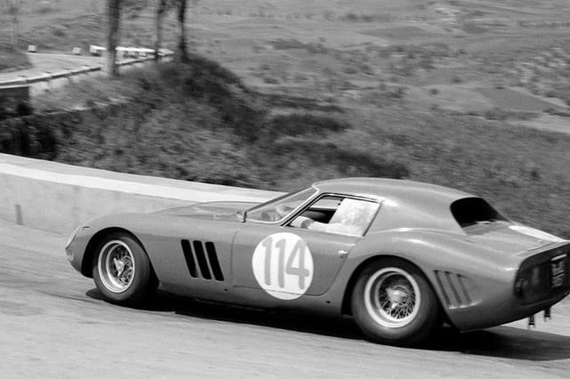 据悉,这是法拉利有史以来打造的第三台法拉利 250 gto,曾经的拥有者也