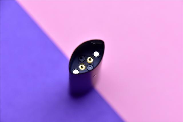 抛弃传统弊端带你体验0焦油的虚拟香烟悦刻换弹雾化烟初体验