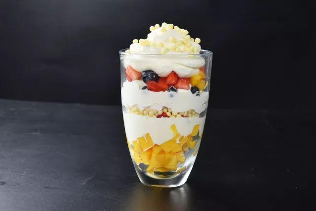 三分钟搞定出游必备『奶油水果杯』