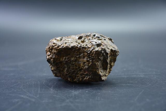 陨石存在着神秘的面纱,很多谜底并不能被科学依据所解释,这来自外太空