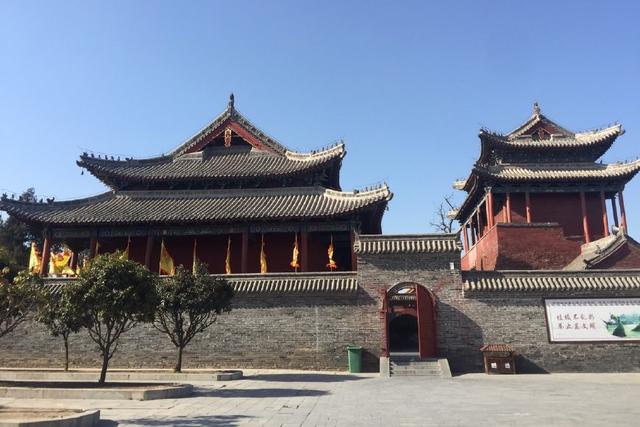 河南这块石头"太神奇",每年都有几十万的女性过来摸!