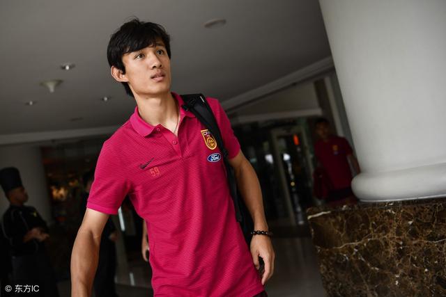 王燊超出名了!外媒关注戴项链被重罚:对fifa规定明知故犯