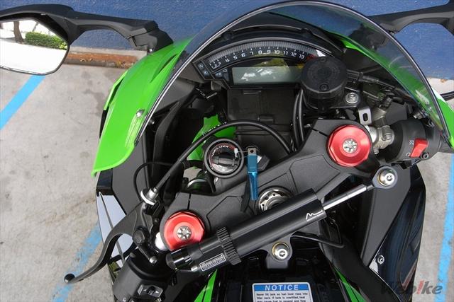 不只是加个"r"那么简单——更快的大牛,川崎zx-10r赛道版