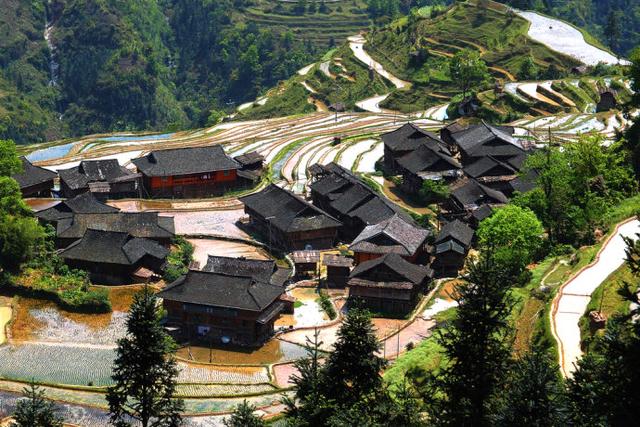 贵州这个山村是加榜梯田的精华地段,村里小伙谈恋爱的方式很特别