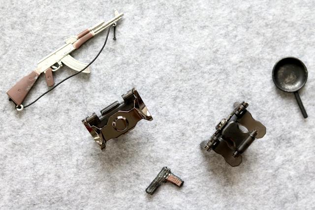 我有神器我吃鸡,你没神器只能吃泥