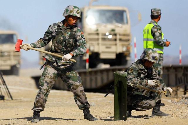 解放军最辛苦、最危险的兵种是他们!却少有人问津|工兵|兵种|排雷_新浪新闻