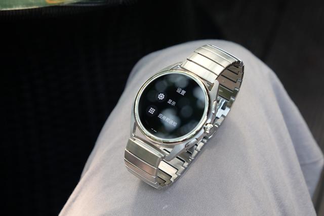 3990元的真智能手表贵吗阿玛尼art5006奢华与智能的巧妙结合