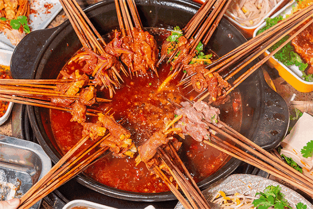 小龙坎撑腰的串串,还原民国时期的上海滩,在广州怒开5家!