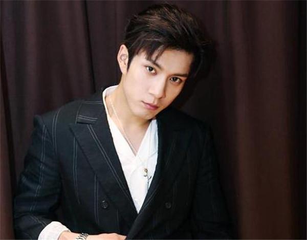 刘恺威调侃杨幂演唱水平 跨界歌王第三季都有