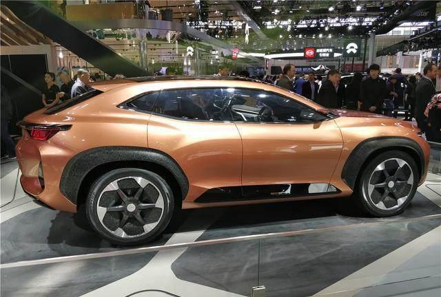 带无框对开门的轿跑suv, 劳斯莱斯都掉眼镜