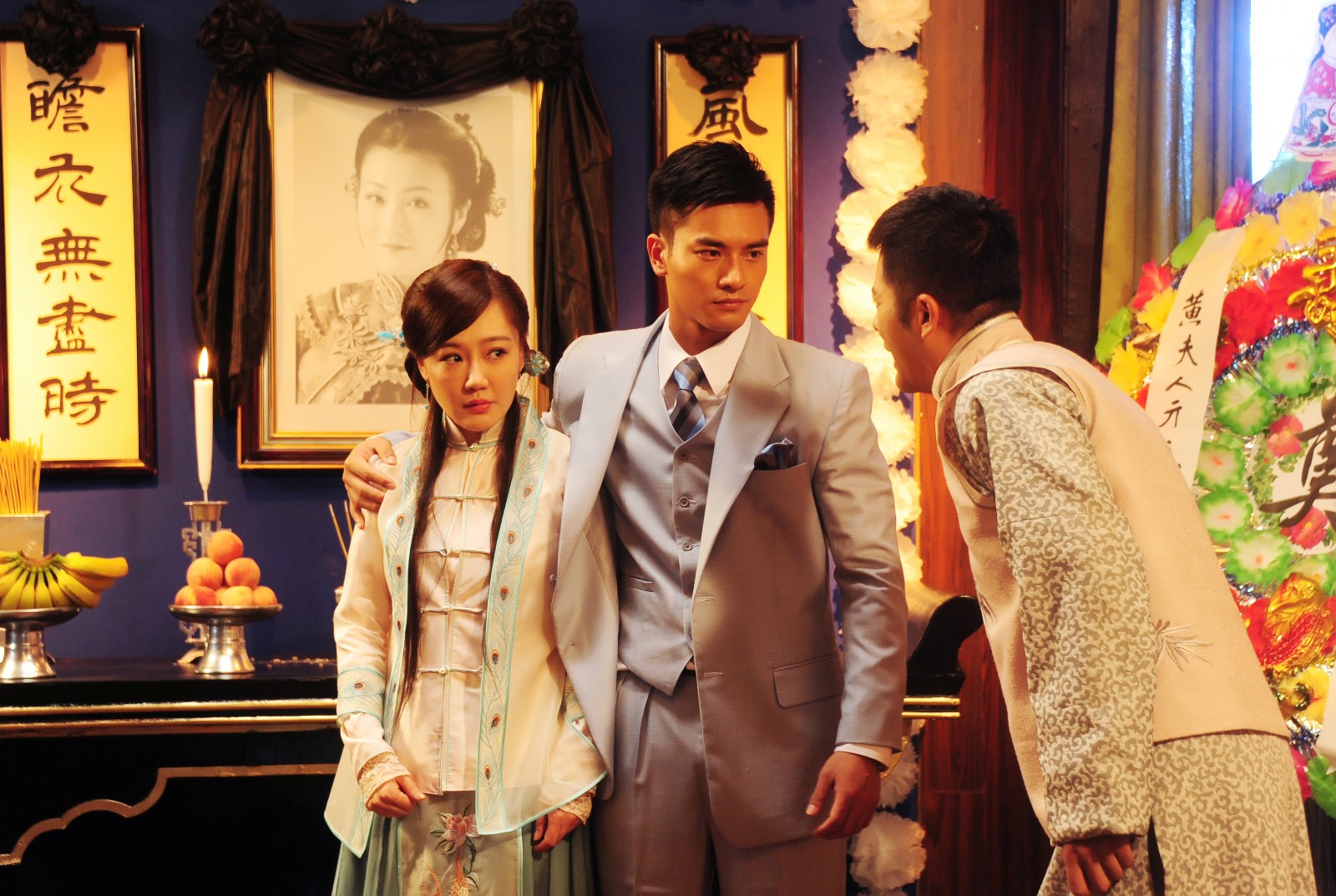 由郑凯,薛佳凝等主演的民国情感励志成长剧《天涯女人心》正在四川