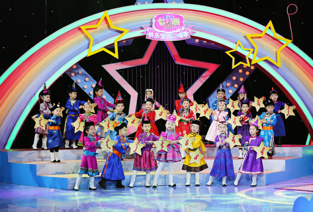 红黄蓝幼儿园再次登上央视七巧板舞台