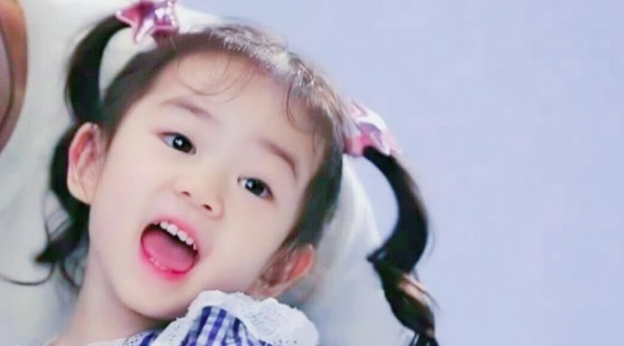 lucky女王 戚薇 可爱发射!请接收Lucky宝宝的表