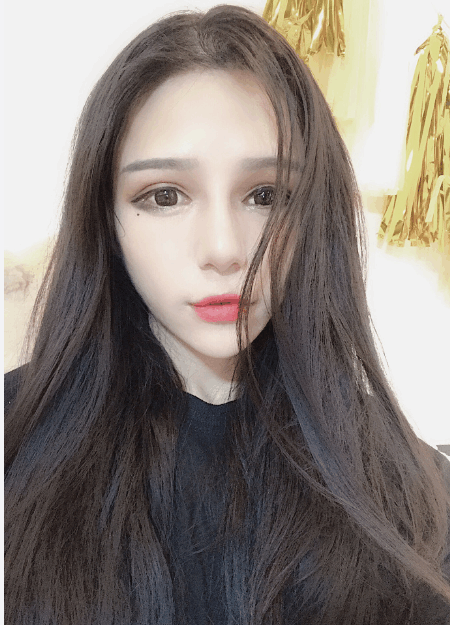 主播小银淡妆出街网友好奇如果上厕所走哪边