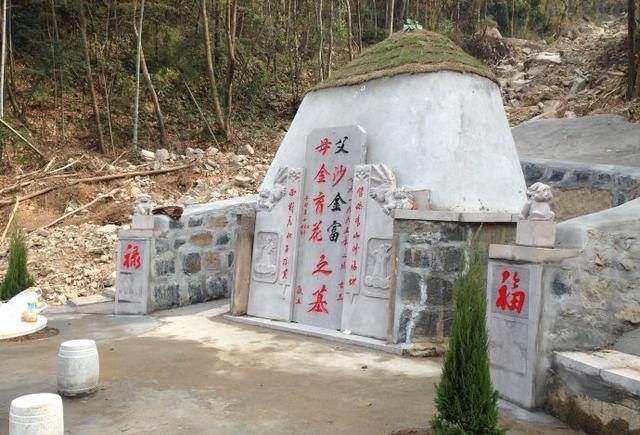 子孙后代运势不好, 事业受阻, 全因为祖坟出现了这几种风水问题