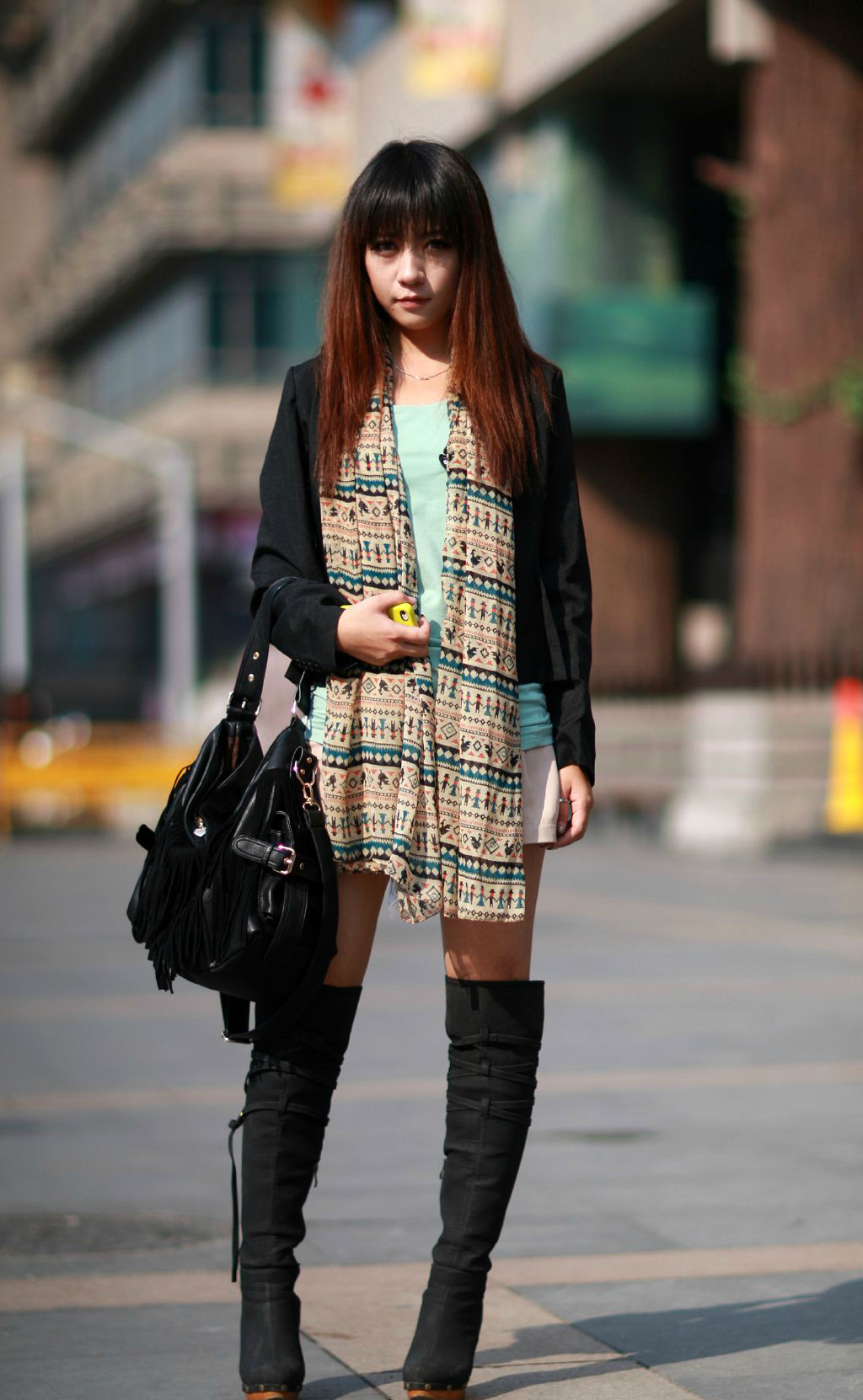 街拍,休闲搭配的美女,甜美时尚,你喜欢哪一个