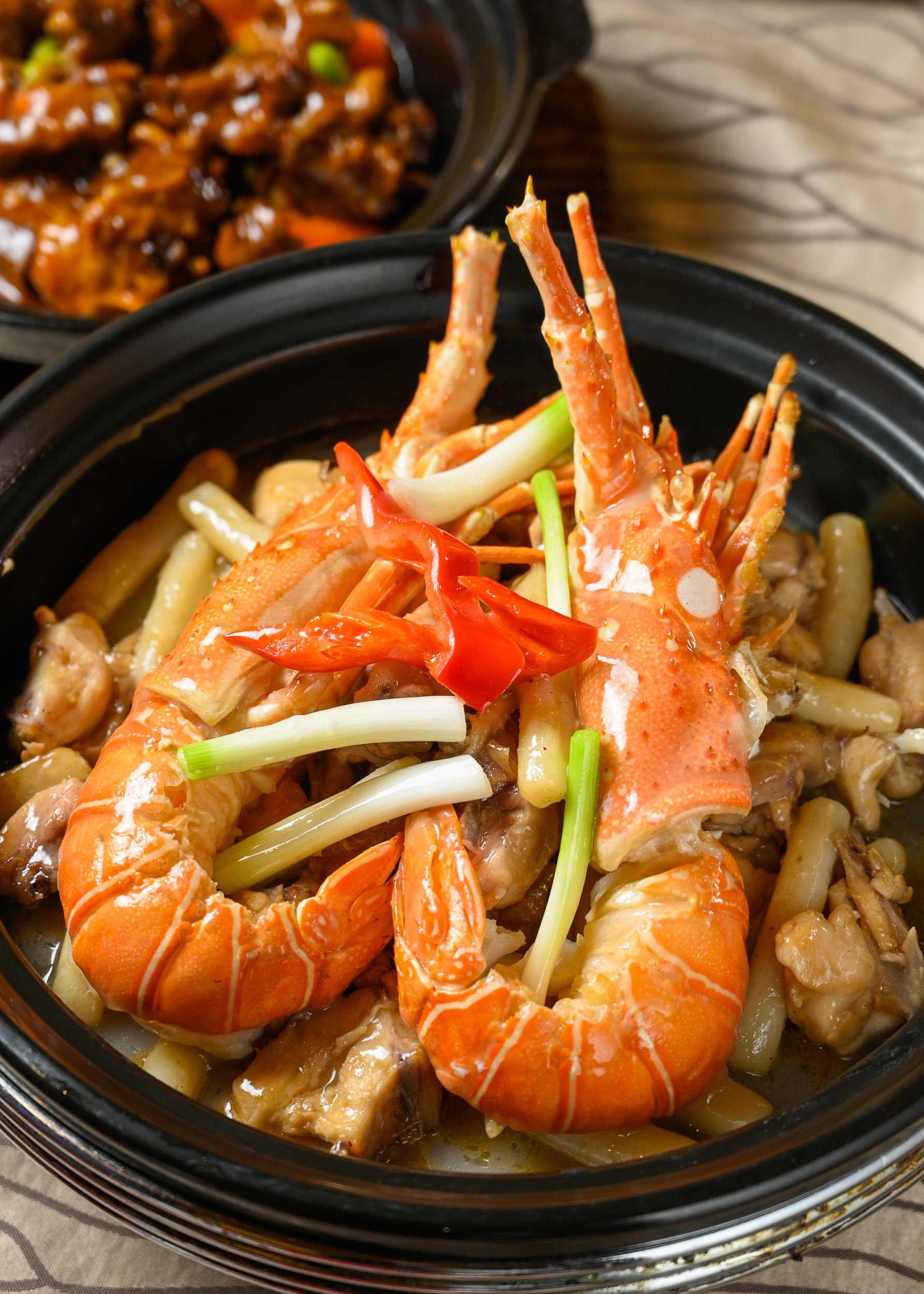 粤菜传奇再现!从头脆到尾的"玻璃"烧鹅你试过未?