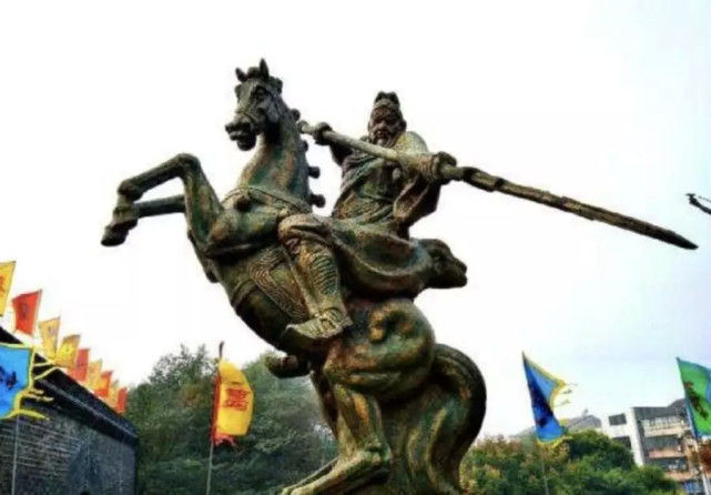 自古英雄豪杰无数,为何世人却独尊关羽为武圣?理由有三!