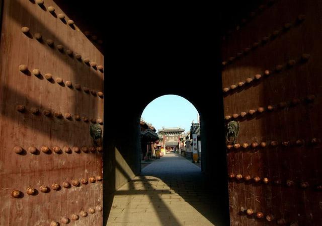 为什么古代城门要往里开?不得不佩服古人智慧!