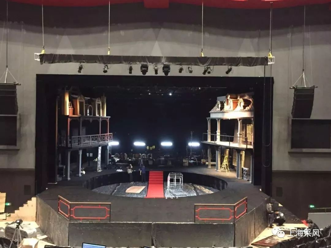 此"莲花池"非彼"莲花池",说的是《如梦之梦》特有的一种观众席安排