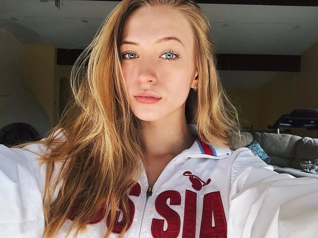 这位小姐姐的名字叫做sophia diamond.