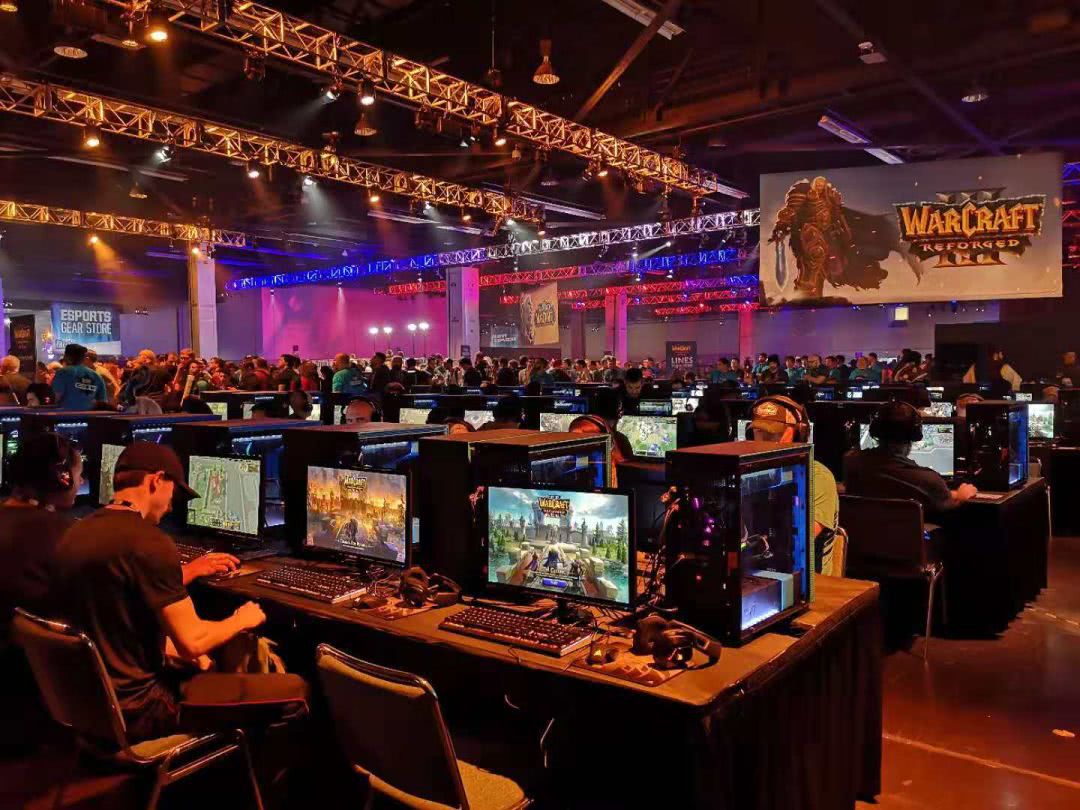 你们只听到暴雪嘉年华上的嘘声,我却看见了暴雪电竞的辉煌
