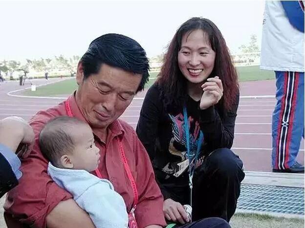 奥运冠军王军霞三次婚姻曾净身出户被前夫威胁如今终获幸福