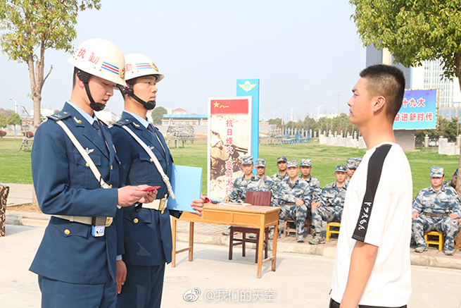 为进一步加强执勤管理和枪弹安全,规范执勤秩序,提高执勤能力|执勤|纠察|枪弹|营门|卫兵_新浪新闻