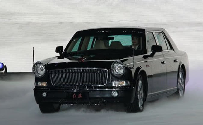 红旗l4实车亮相,虽然不像l5那般大气,但颜值却高太多了