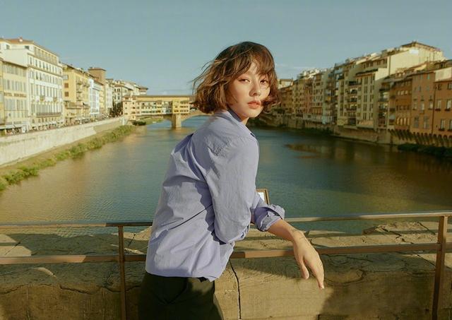 李孝利六年五登marieclaire,剪短发洋气俏皮,39岁还少女十足