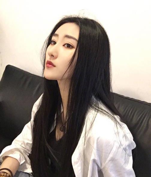 来自黑龙江哈尔滨的南京艺术学院2018级表演系本科172气质女生