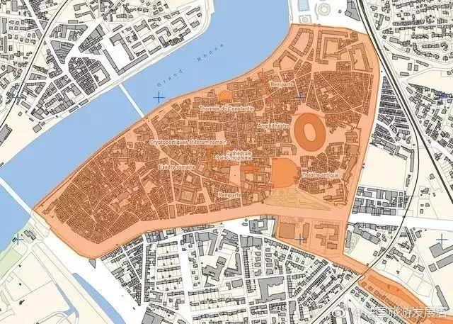 法国小城阿尔勒见证了梵高创作的重要时期 还有古罗马遗迹