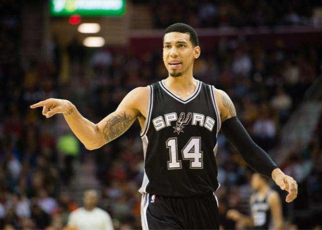 76人威尔斯钱德勒:76人最缺的就是侧翼的精英级球员,休赛期他们也没有