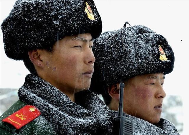 致敬:我们安全出行的背后是中国军人,昼夜为我们的付出!