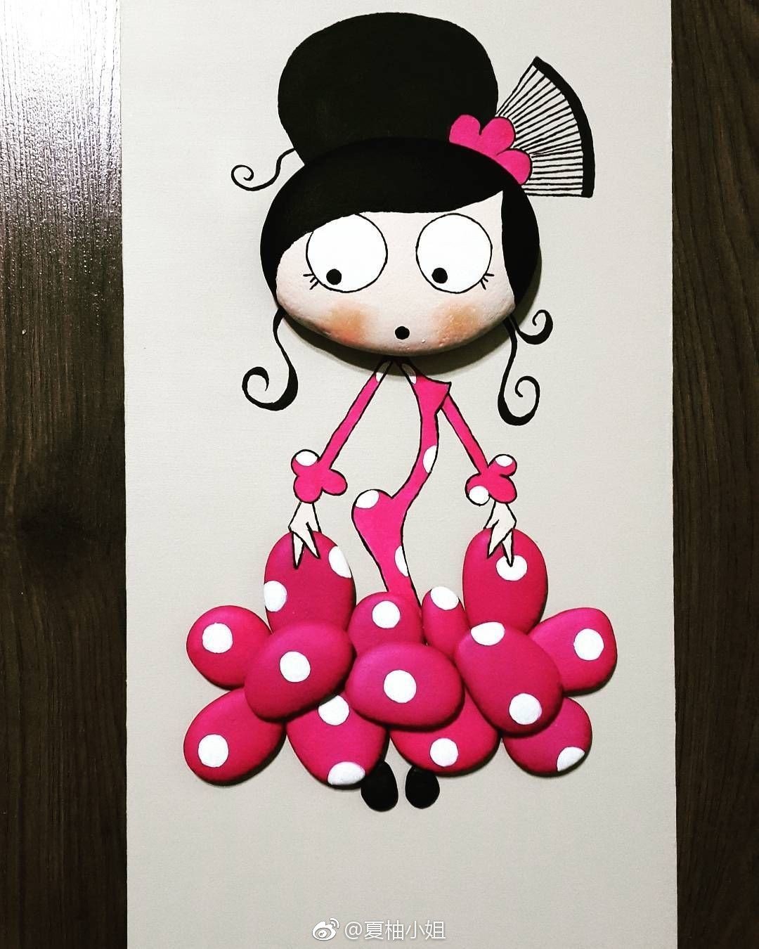 一组可爱哒小女孩石头画