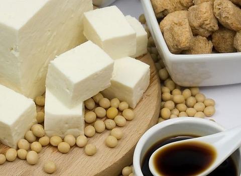多囊卵巢多吃什么食物好(多囊卵巢吃什么食物好)