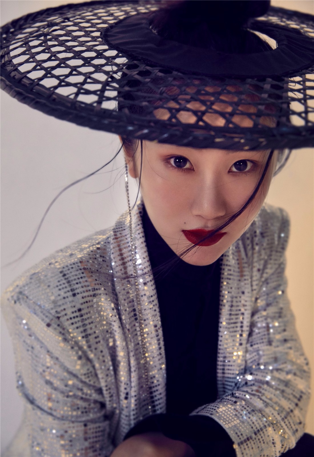 一棵小葱戚琦张晓涵俊红妆写真曝光解读巾帼英雄双面人生