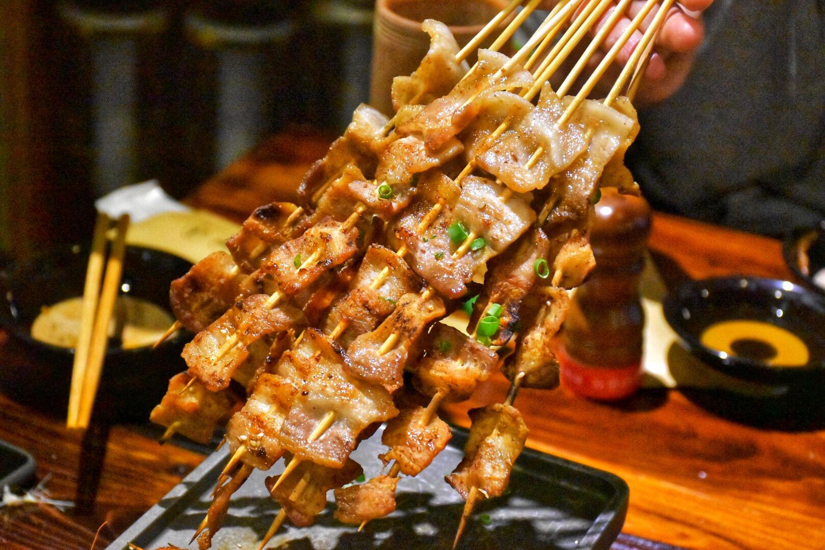 少侠,不来撸串好吃的薄情五花肉吗|五花肉|兔兔|烤串_新浪新闻