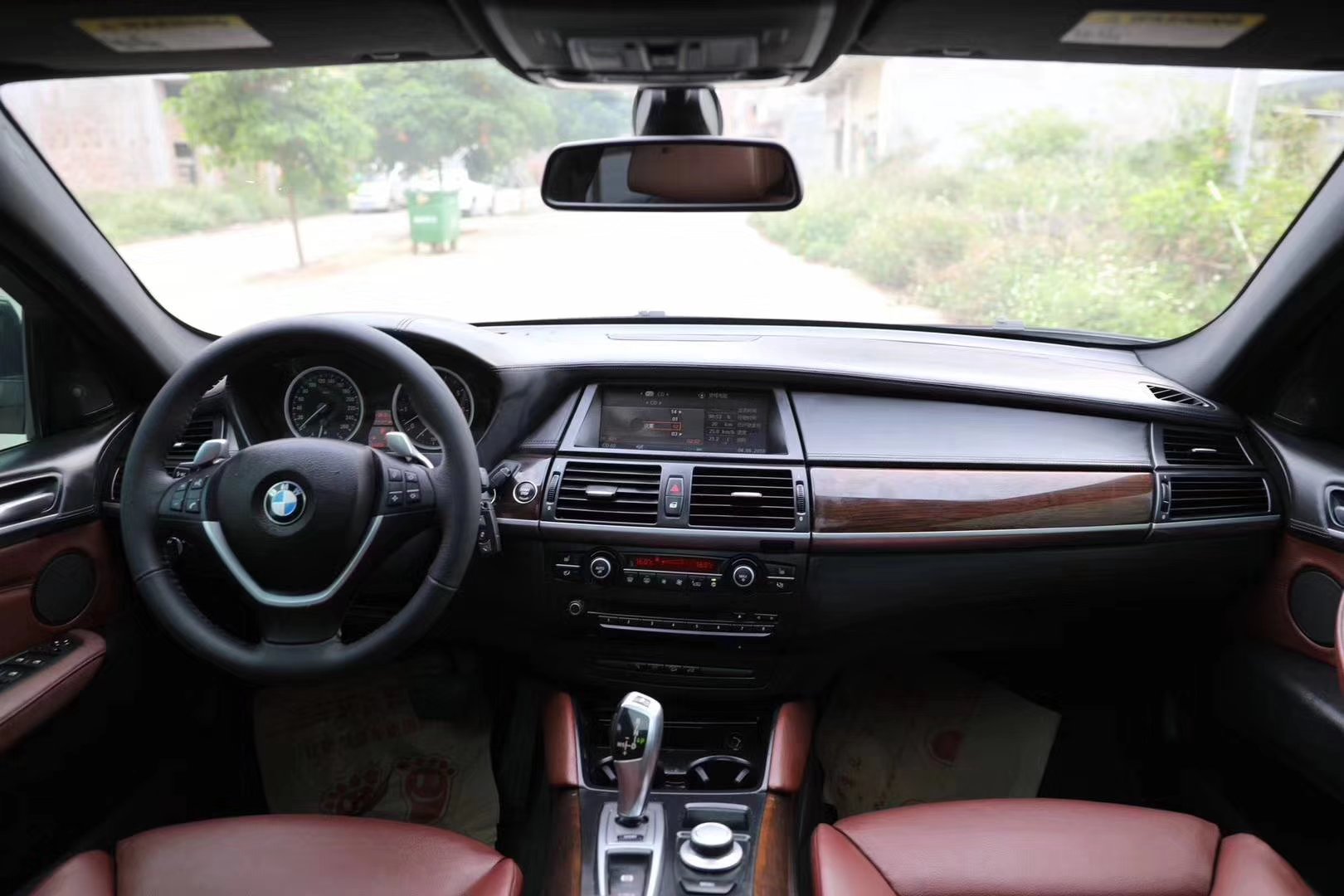 新车落地158万,这台仅16万的宝马x6,动力强劲,内饰豪华