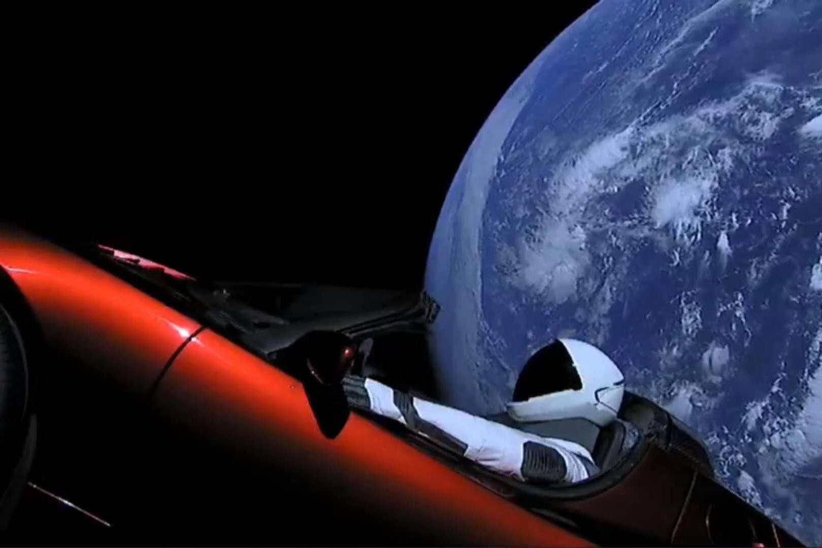 惨了!那辆太空中的特斯拉跑车,可能会在未来撞向地球!